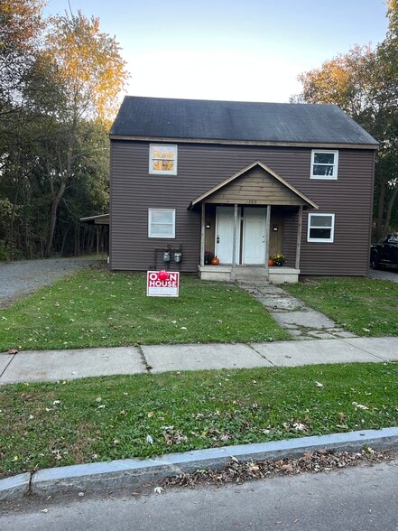 Primary Photo - 260 Allen St