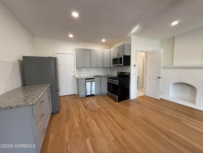 Building Photo - 1409 Wickapecko Dr