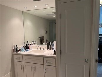 Building Photo - 1731 Beacon St