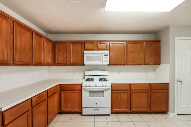 Building Photo - 8530 Windy Thicket Ln