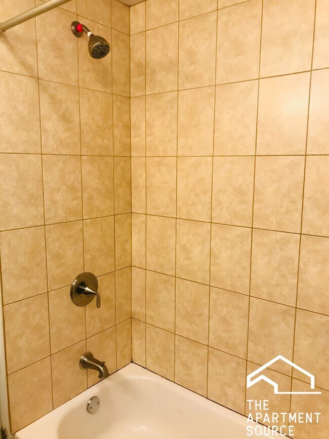 Building Photo - 2937 N Allen Ave