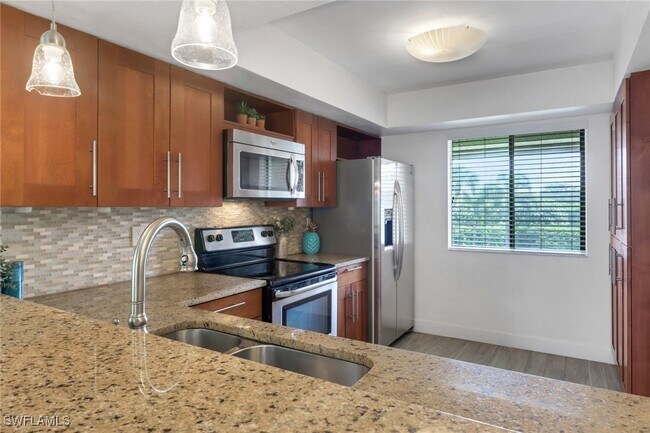 Building Photo - 1600 Misty Pines Cir