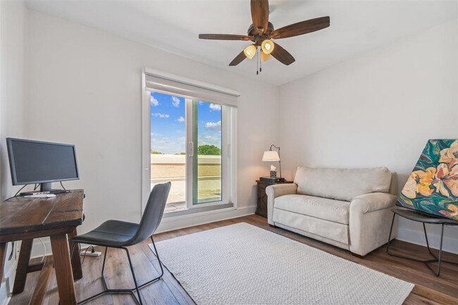 Building Photo - 762 S Village Cir