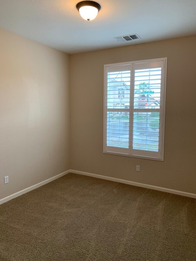 Building Photo - Beautiful home in the Villas at Bella Sera!