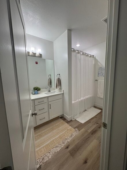 Building Photo - 3120 S 200 W