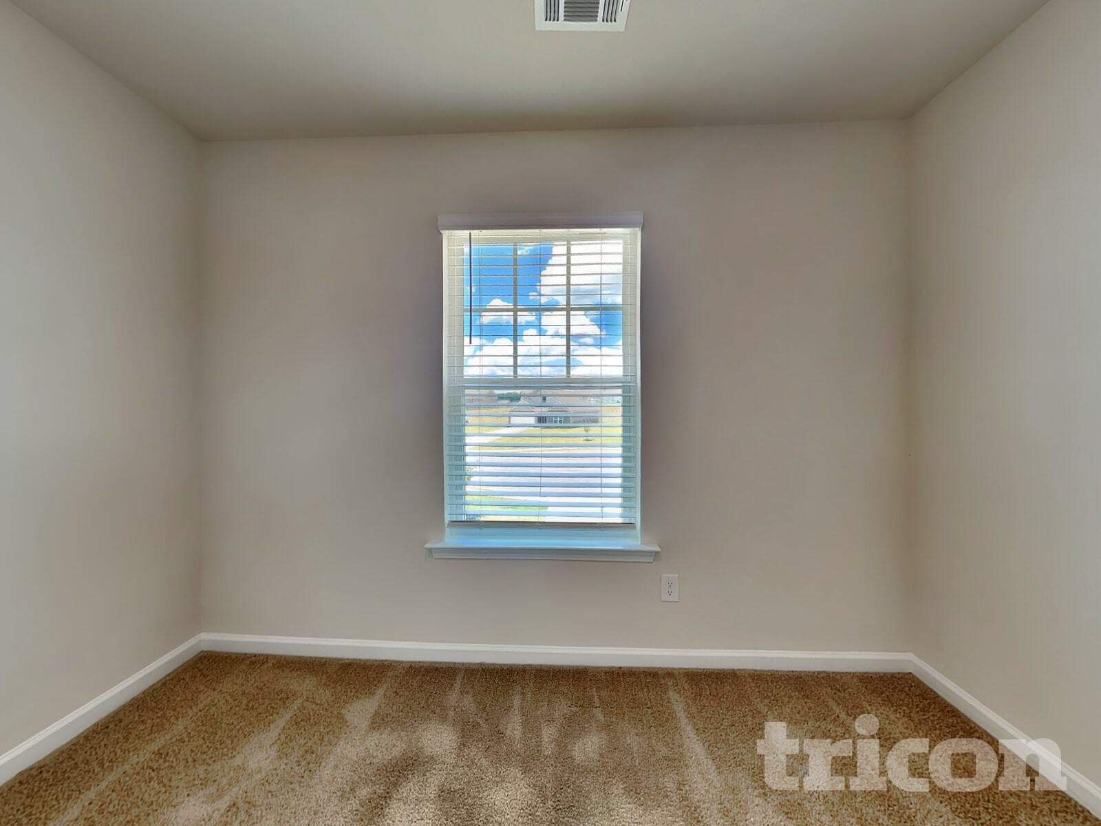 Building Photo - 1392 Deutz Dr