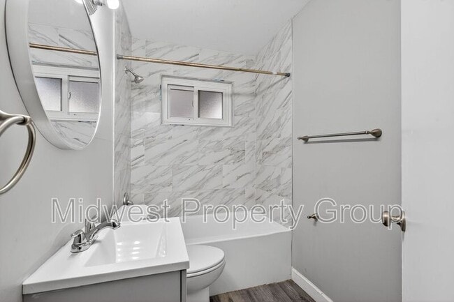 Building Photo - 535 Bardot Dr