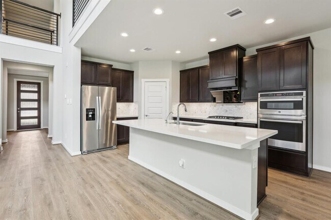 Building Photo - 29211 Pikes Peak Dr