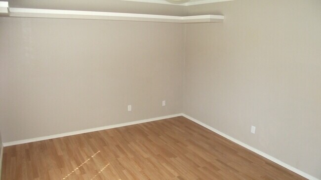 Building Photo - East El Paso 4 Bed Refrig A/C