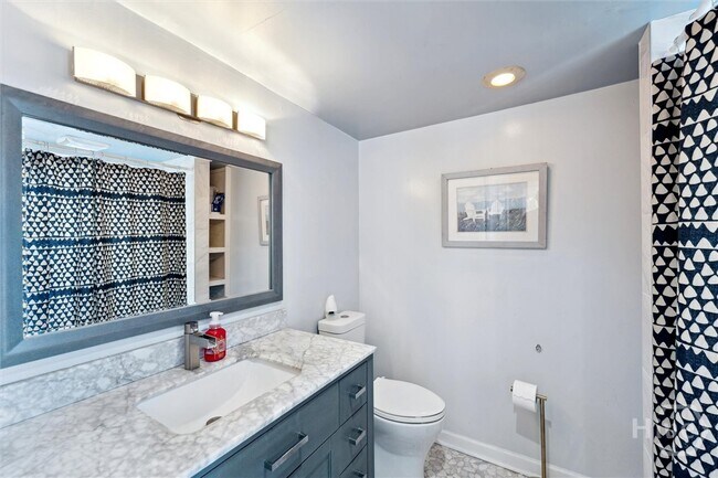 Building Photo - 526 E Charlton St