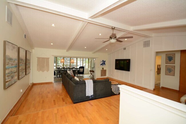 Building Photo - 58 Comanche Ct