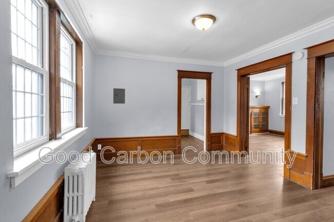 Building Photo - 12 E Depew Ave