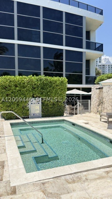 Building Photo - 5875 Collins Ave
