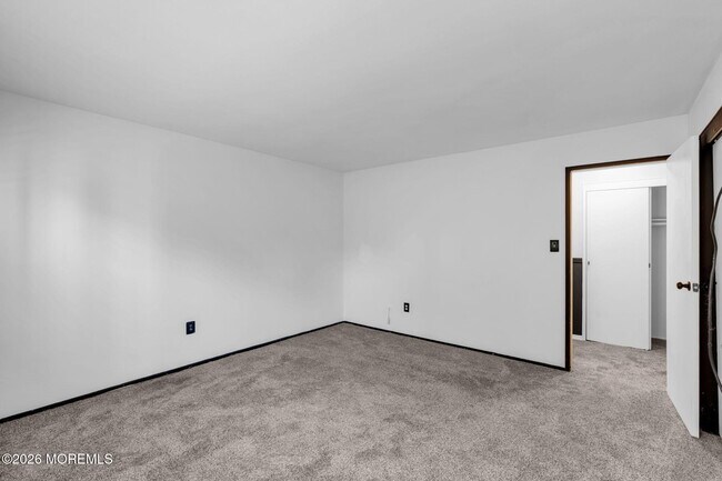 Building Photo - 60 Manchester Ct