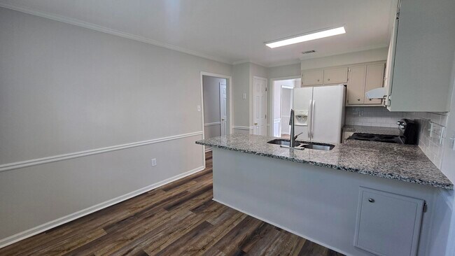 Building Photo - 123 Moss Creek Dr