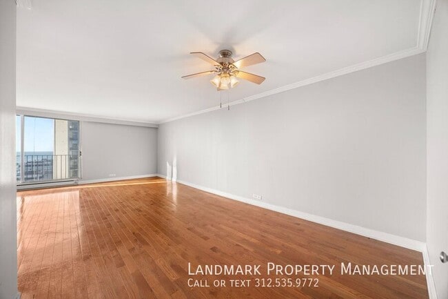 Building Photo - 6033 N Sheridan-Unit 35D