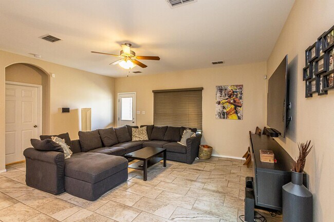Building Photo - 11234 Sierra Gorda Dr