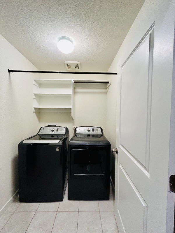 Building Photo - 741 Carol Dr