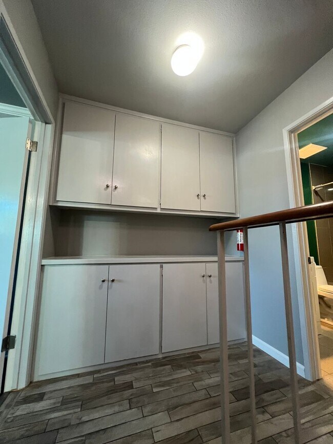 Building Photo - Garden Park Townhomes: 3 Bedroom 3 Bath At...