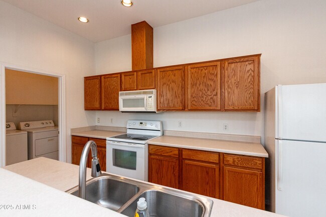 Building Photo - 1225 N 36th St