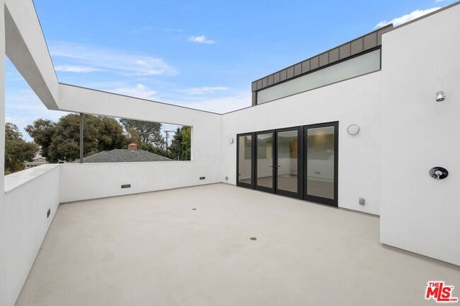 Building Photo - 15322 De Pauw St