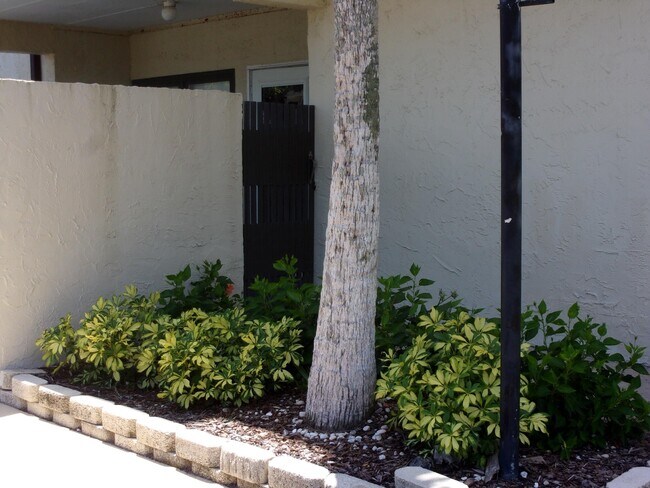 Building Photo - 5650-5A1A A1A S