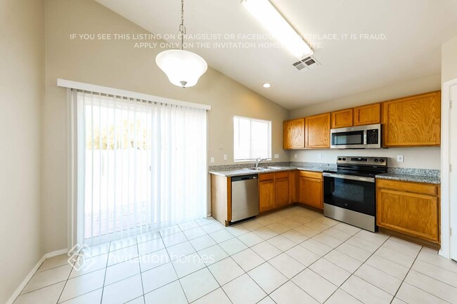 Building Photo - 12034 W Scotts Dr