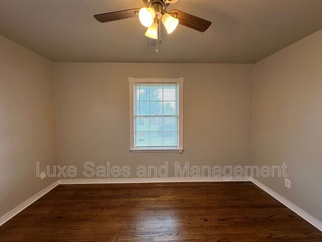 Building Photo - 133 W. Jarman Drive