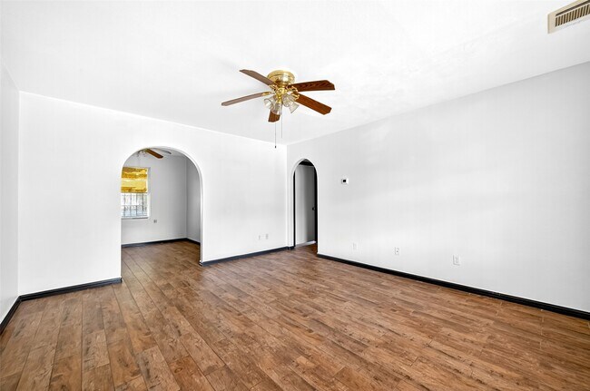 Building Photo - 423 Gammon Dr