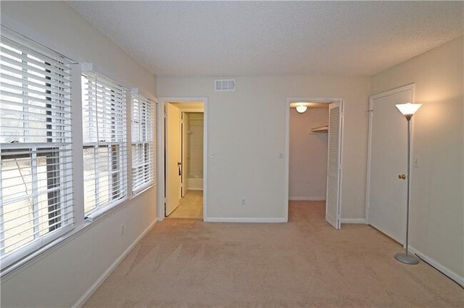 Building Photo - 226 Triumph Dr NW