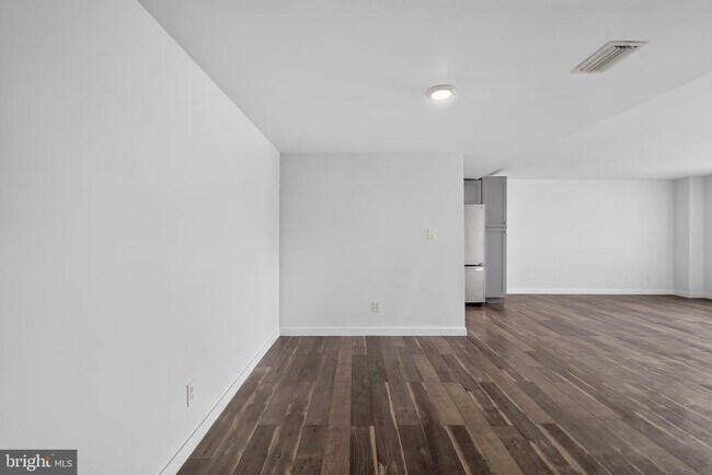 Building Photo - 4600 Duke St