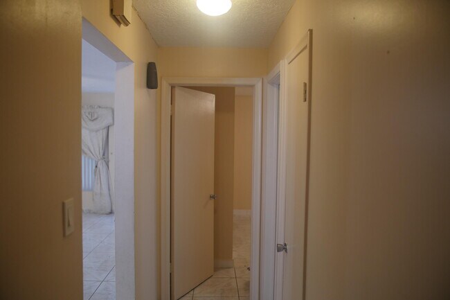 Building Photo - 871 SW 63rd Terrace