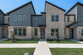 Building Photo - 8909 Lowell St