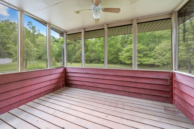 Building Photo - 108 Rolling Meadow Dr
