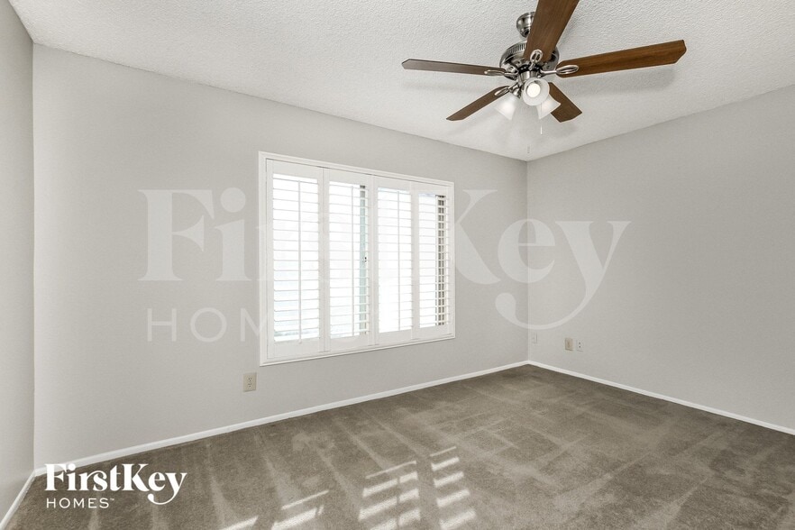 Building Photo - 5236 W Cheryl Dr