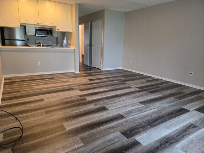 Building Photo - 6696 Axtel Dr