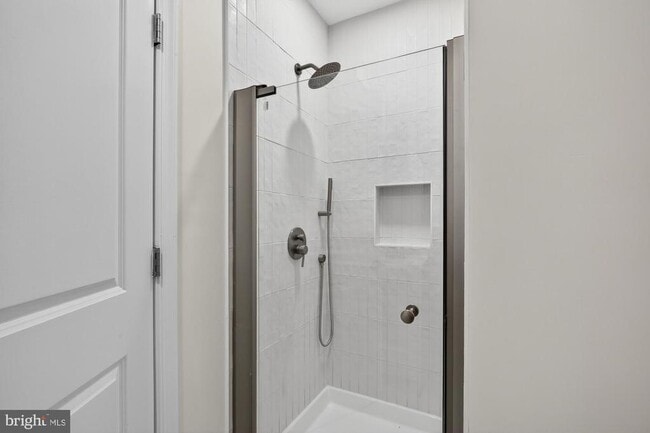 Building Photo - 2447 Turner St