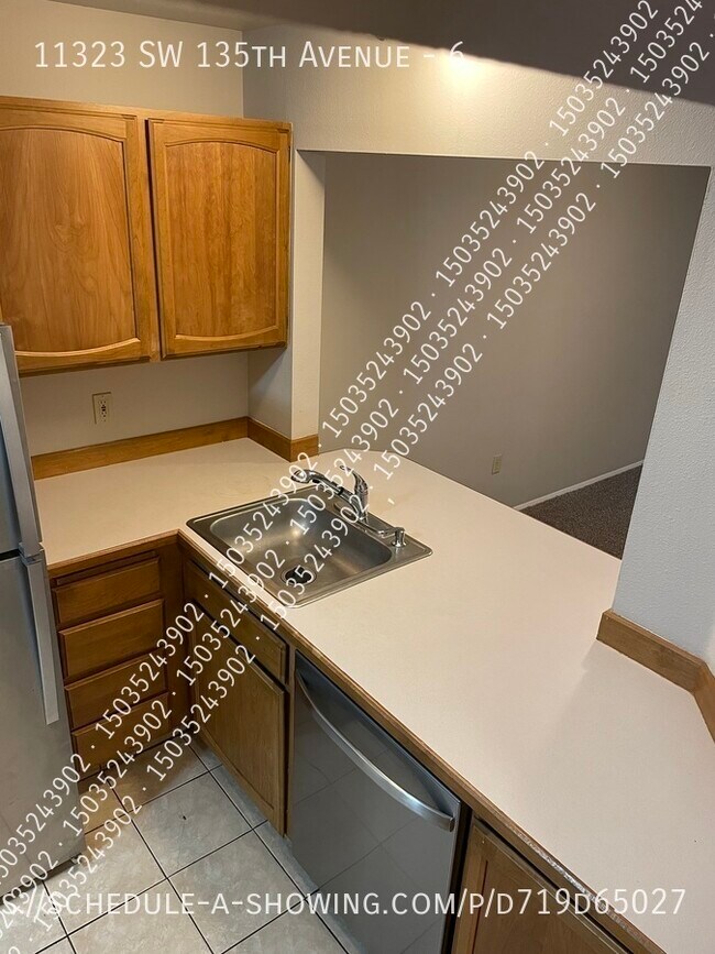 Building Photo - 11323 SW 135th Ave