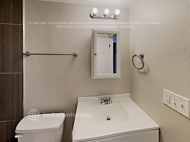 Building Photo - 13016 Grove Cir