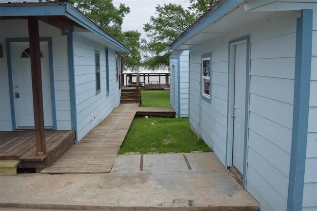 Building Photo - 500 Highcrest Dr