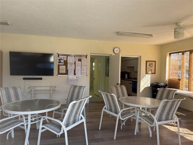 Building Photo - 6211 Timberlake Dr