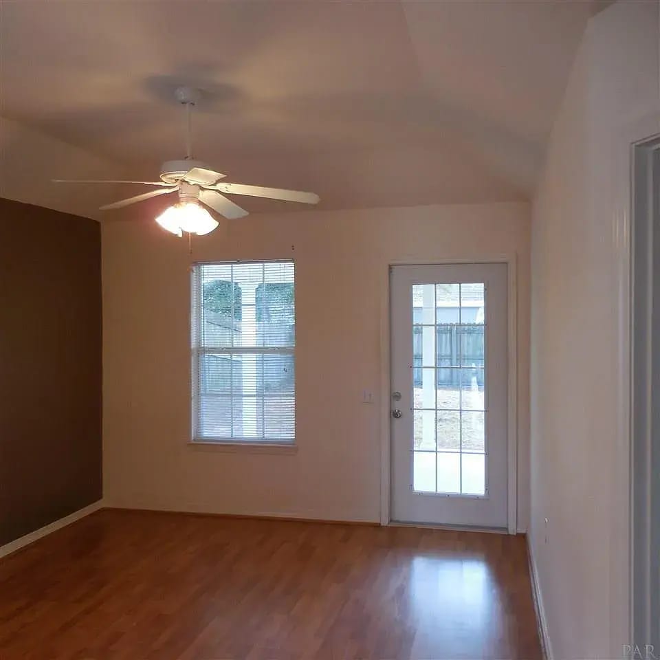 Building Photo - 1487 Dunhurst Dr