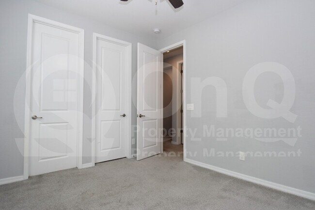 Building Photo - 2092 E Lantana Dr