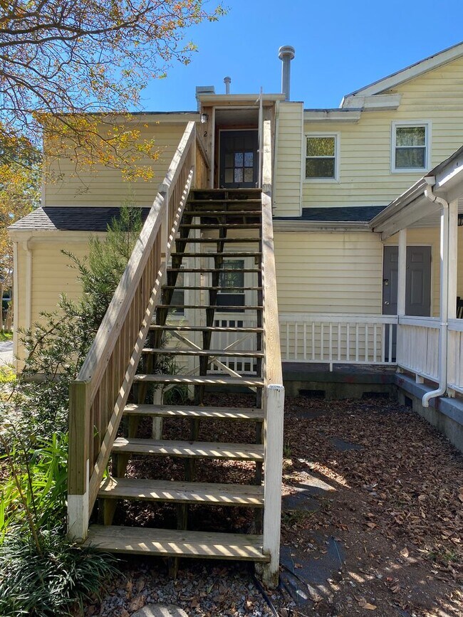 Primary Photo - 802 N B St