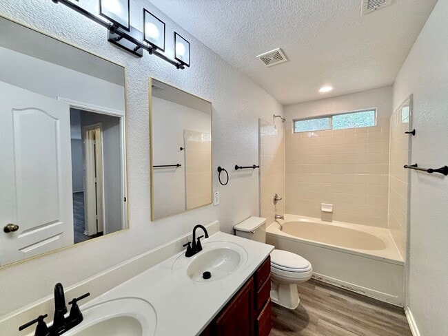 Building Photo - 13030 Peregrine-