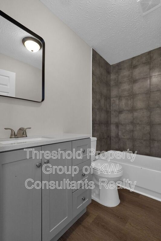 Building Photo - 3672-3678-3678 Arnelle Rd