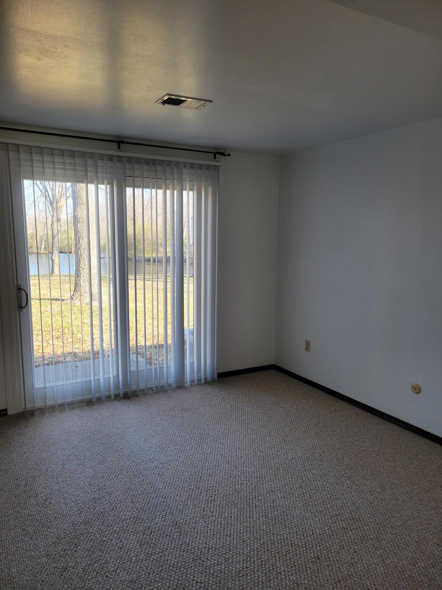 Building Photo - 16 Village Ct