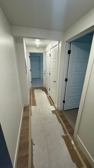 Building Photo - 204 N Rick Way