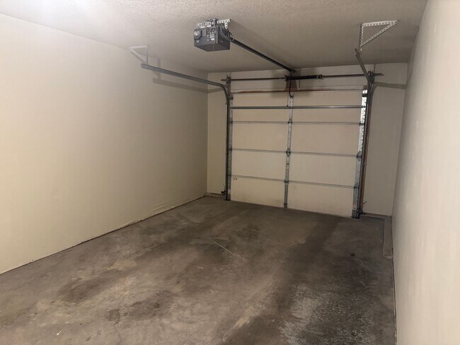 Building Photo - 120/122 E Cornhill St. Cameron, MO 64429