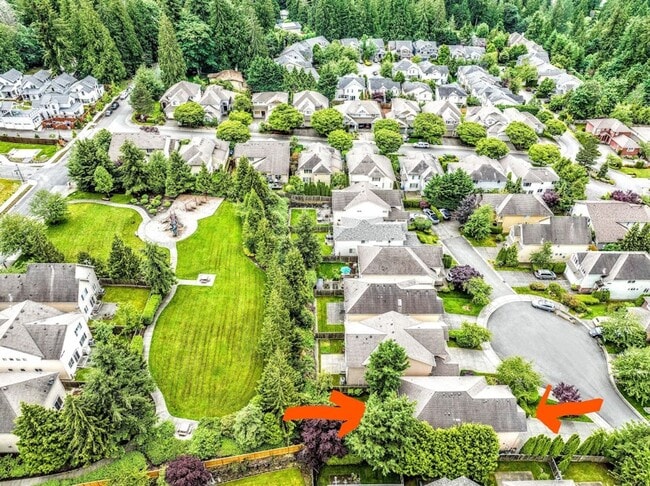 Building Photo - A Beautiful Picture Perfect Home with 4 Be...